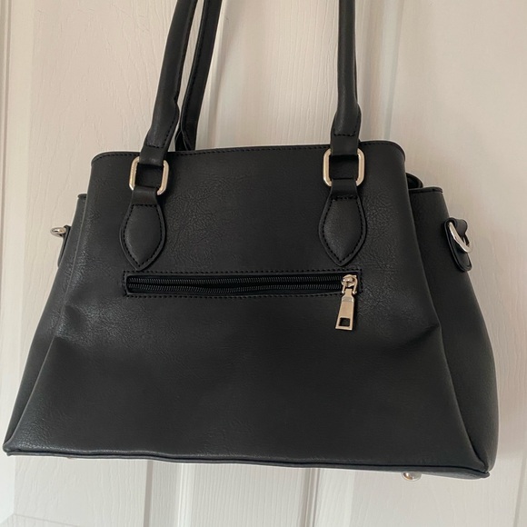 Elegant Black Handbag - Picture 2 of 5
